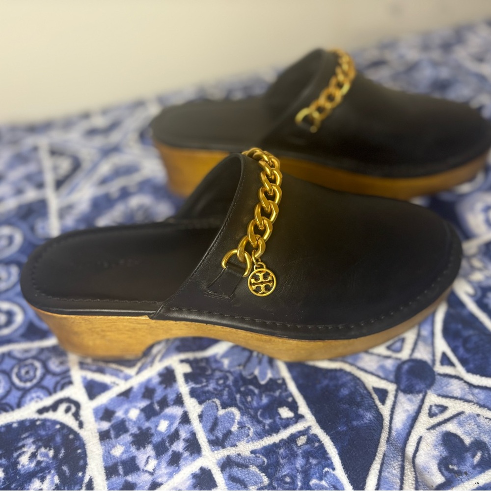 Tory Burch Mini Benton black clog in EUC (worn once)